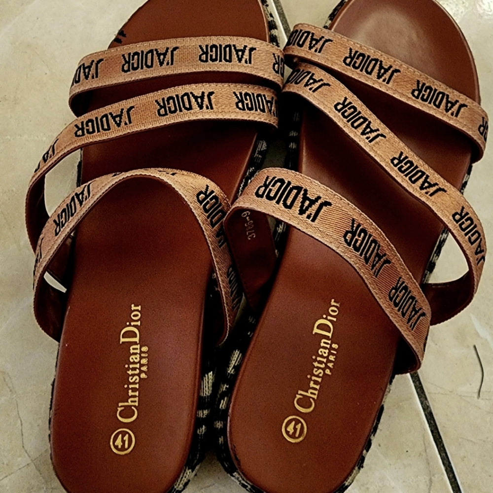 !!ChristianDior (Paris) Flat Sandals!!